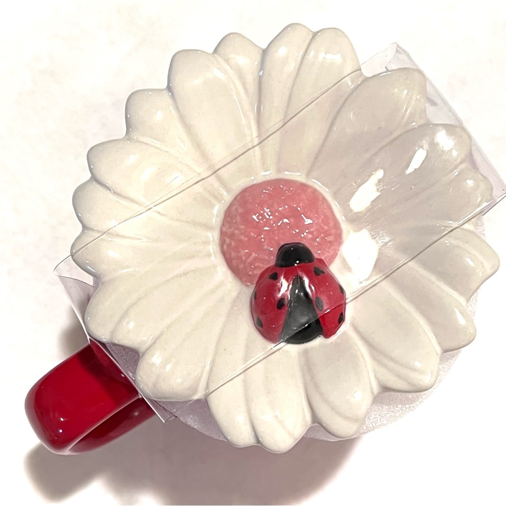 Rae Dunn LOVE BUG Ceramic Mug with Flower/Ladybug Topper Red/White - Picture 3 of 16